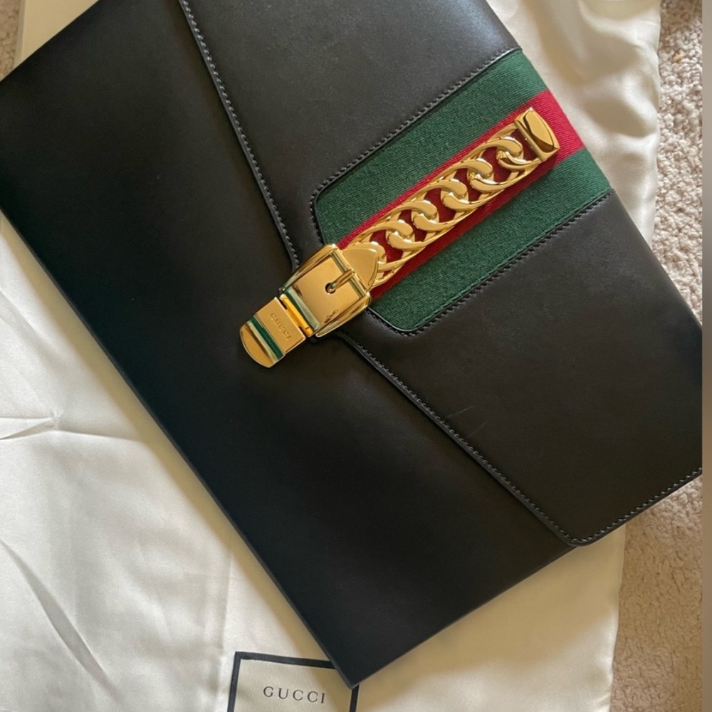 Brand new leather Gucci Sylvie Leather Clutch